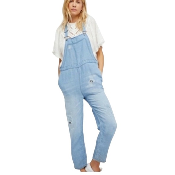 Free People Distressed Linen
Bib Overalls Chambray Cropped Boho Relaxed Fit SZ S - Picture 1 of 15